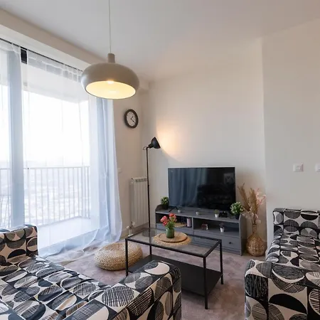 Waterfront Lux 2